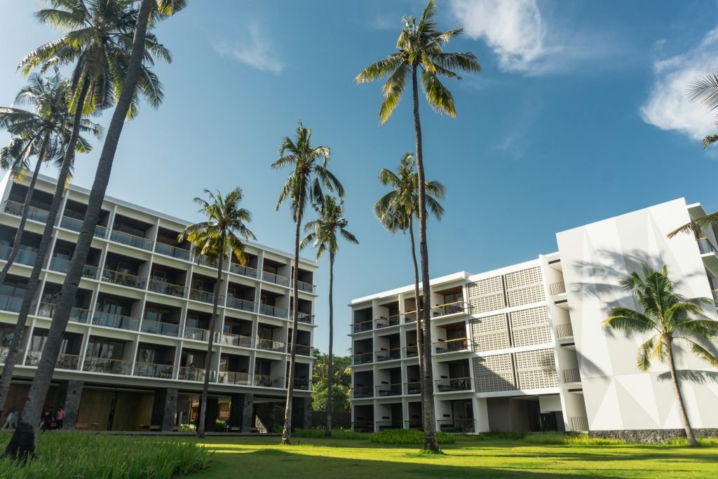 Hotels & Resorts
